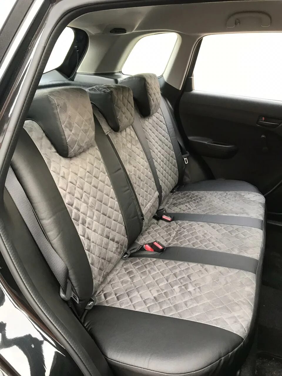 Чехлы автомобильные сузуки витара. Чехлы suzuki grand vitara 2006. Чехлы на сузуки гранд витара 2007. Чехлы автопилот suzuki sx4 2006. Чехлы на автомобильные сидения сузуки гранд витара.