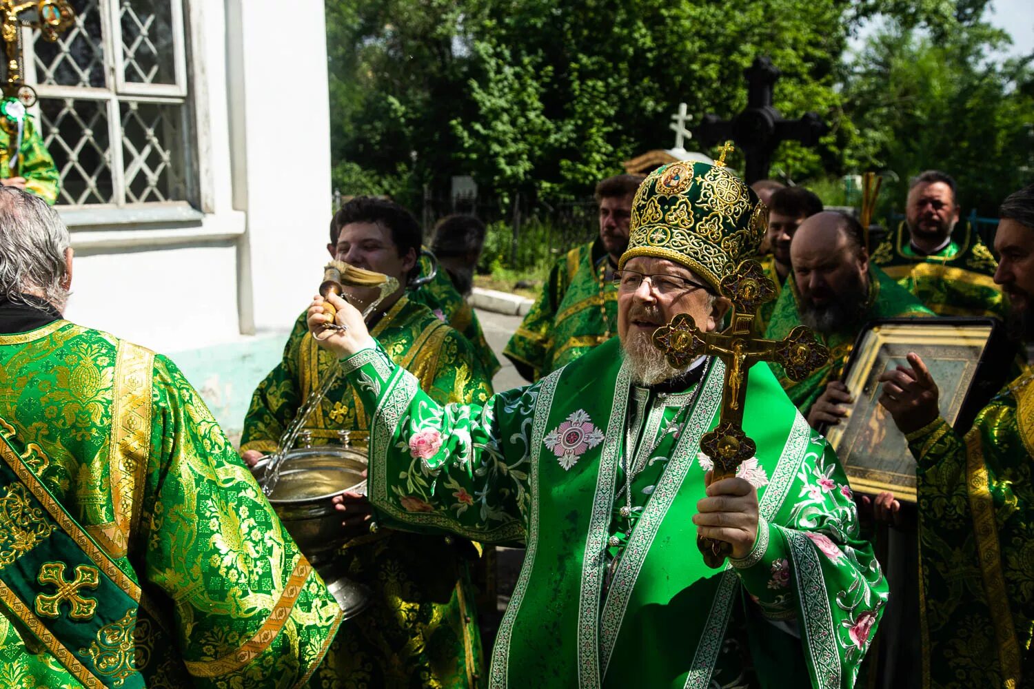 Видео свято троицкий. Свято Троицкий храм Красноярск. В Красноярске Троица. Красноярск праздник.