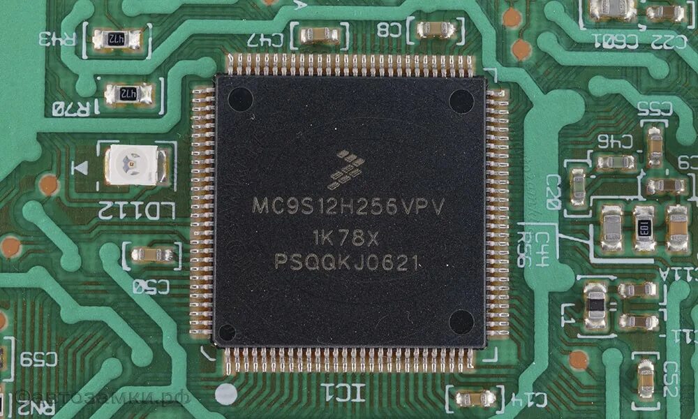 X 78. 9s12h256vpv. Программатор mc9s12h256. Программирование чипов. Hd6515g2 чип.