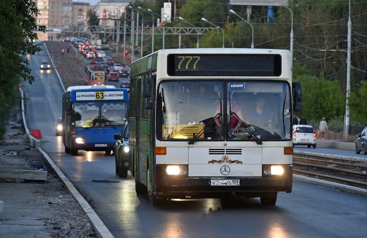 73 автобус пермь на сегодня. Пермский общественный транспорт Перми. 77 Маршрут Пермь. Пермские автобусы. Автобус общественный транспорт.