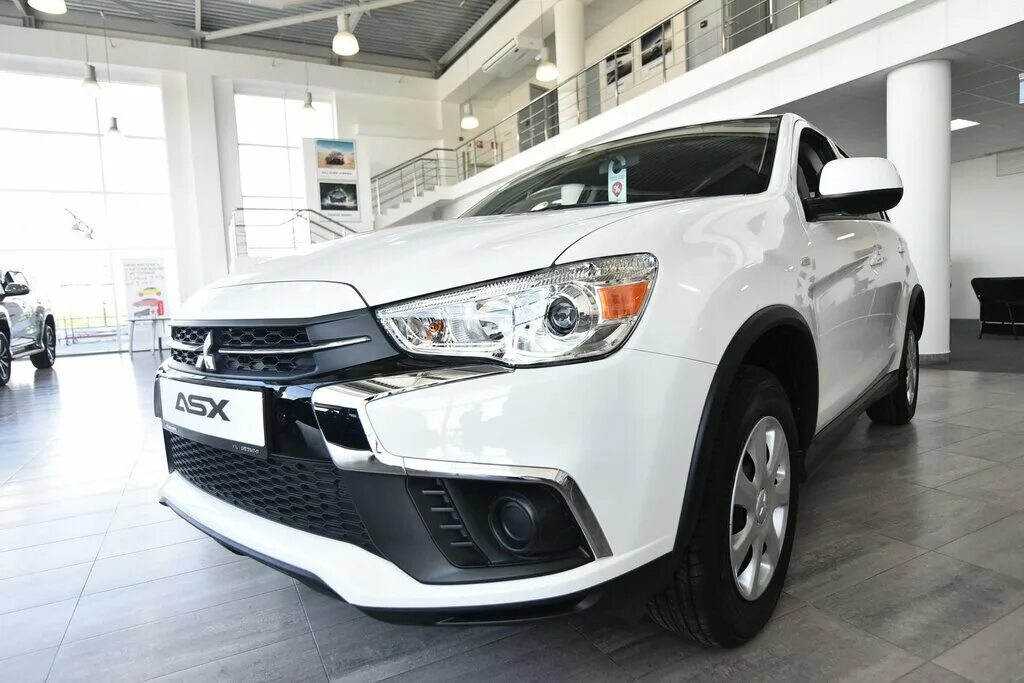 Mitsubishi екатеринбург. Mitsubishi екатеринбург. митсубиси ока. металлургов 65 екатеринбург. мицубиси форвард авто екатеринбург.