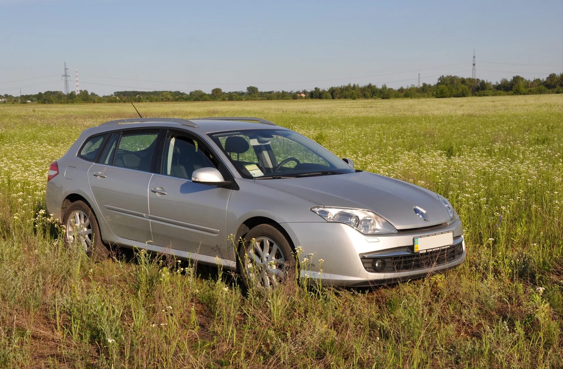 Купить renault laguna 2. Renault Laguna 3. Рено Лагуна 3 серебристая. Renault Laguna III 2.0 gt Turbo-. Рено Лагуна 2002 Tuning.