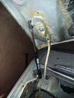 Газовые упоры на газель