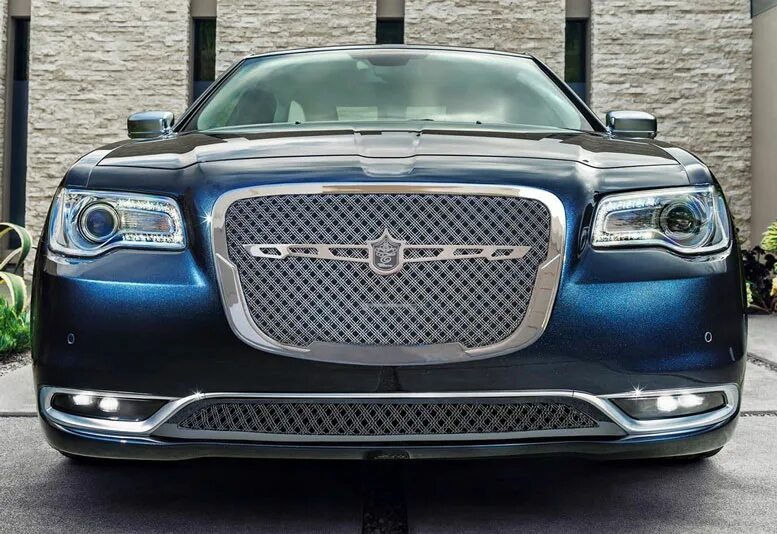 Chrysler 300. Крайслер 300с 2015. Крайслер 300с новый. Chrysler 300 2021. Крайслер машина производитель