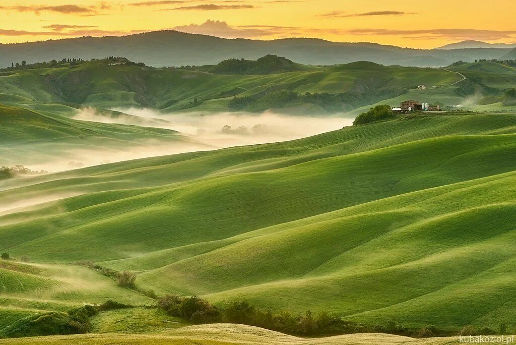 Поля изумруд Италия. Изумрудное поле. Фото Изумрудные поля. Spring in Italy. Discover nature