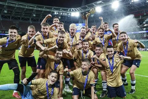 В чемпионате команда звезда выиграла 17 матчей