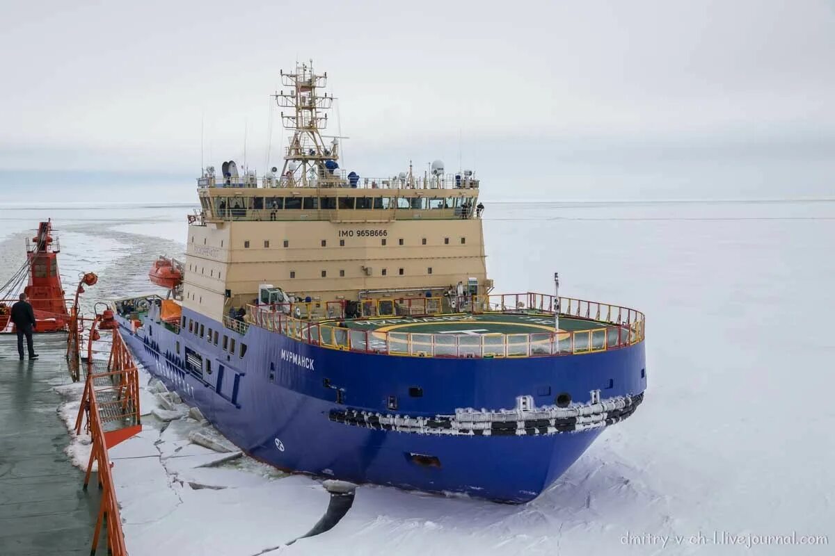 Ледокол 21900 санкт-петербург. Ледокол владивосток росморпорт. Ледокол 21900м врк. 21900м. Выборгский судостроительный завод ледокол.