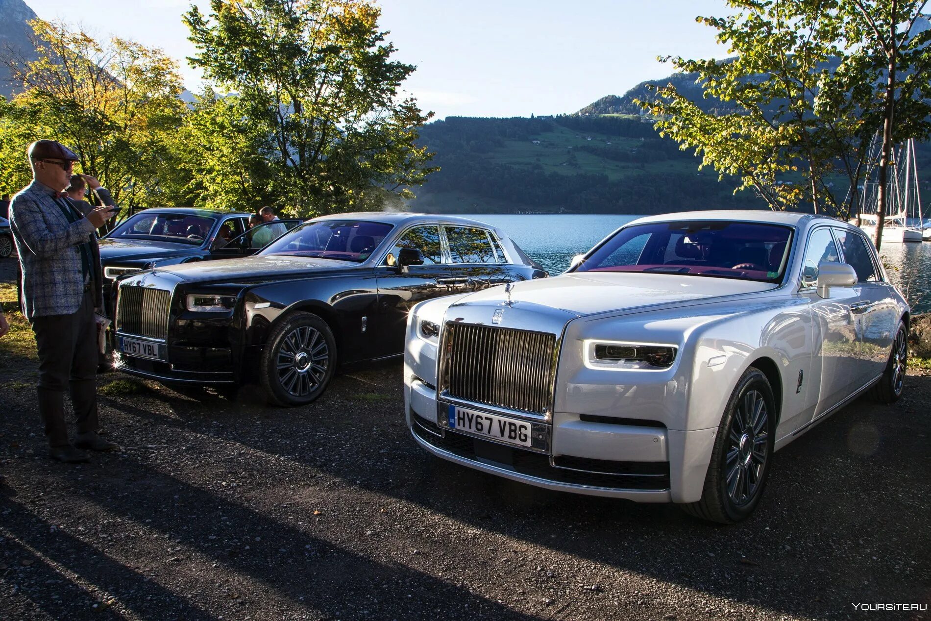 Песня ты дороже чем rolls royce. Rolls-Royce Phantom (VII). Кортеж Роллс Ройс. Роллс Ройс Фантом кортеж. Роллс Ройс Фантом с охраной.