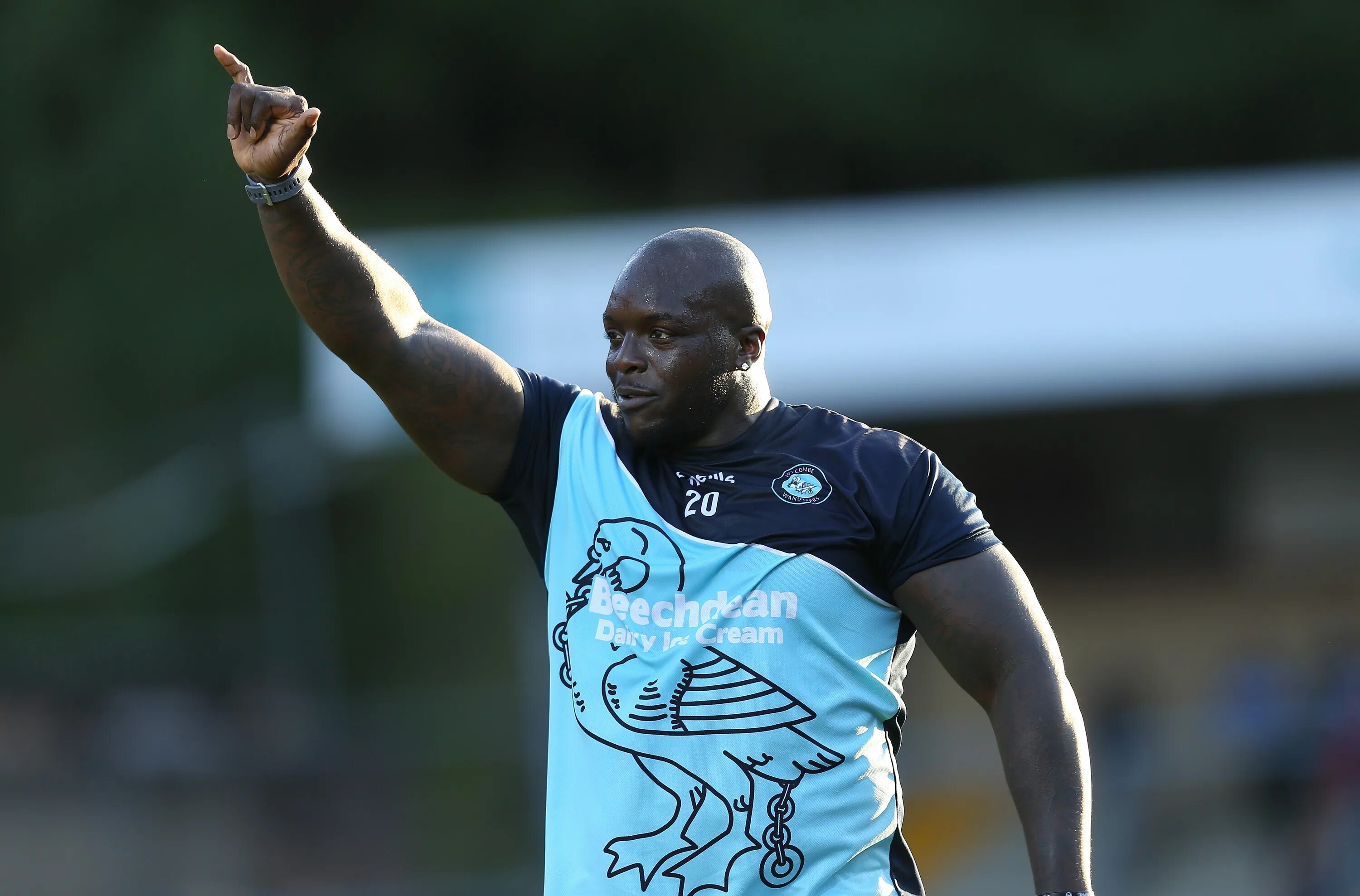 Akinfenwa. Adebayo Akinfenwa. Akinfenwa футболист. Футболист Адебайор Акинфеева.