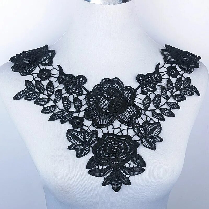 Кружева розы. Кружева розы. Кружево на вышивальной машине. Кружевная лента. Кружевная салфетка с розами.