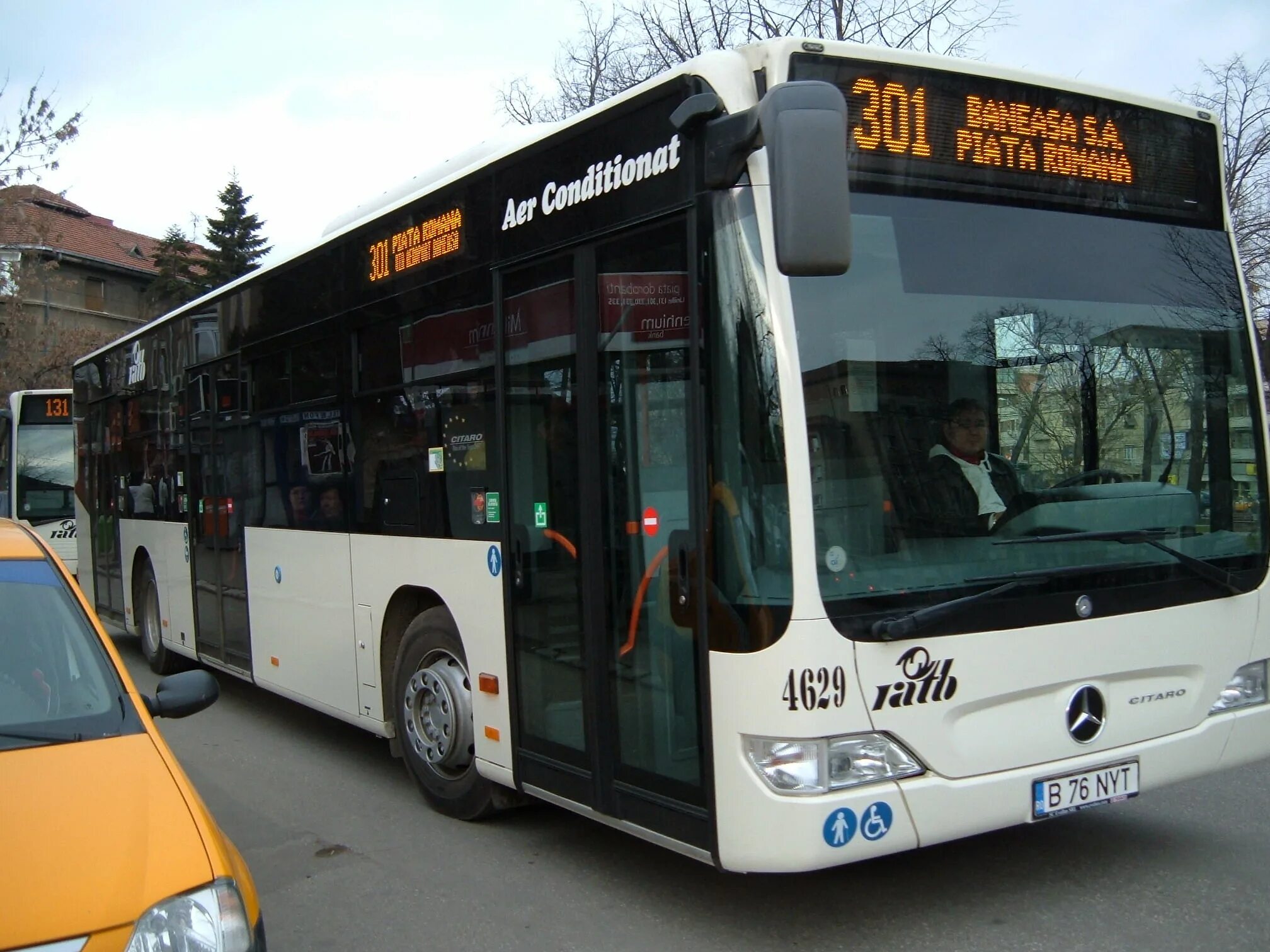 Автобус плодовое. Автобус Москва. Автовокзал автобусы. Парк Победы автобусы. Московский автобус.