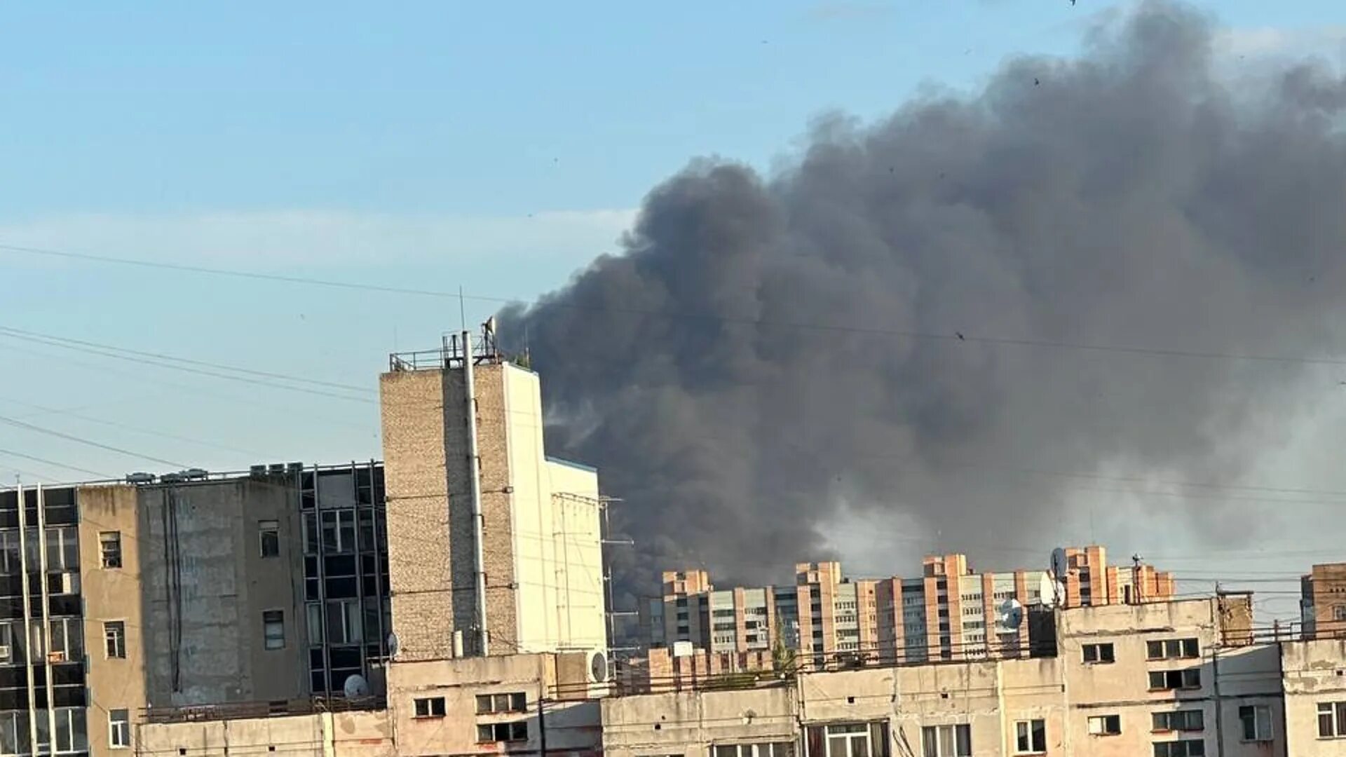 Луганск куда прилетело. Луганск куда прилетело. Луганск заводы. Обстрел севастополя. Луганск обстрел завода.