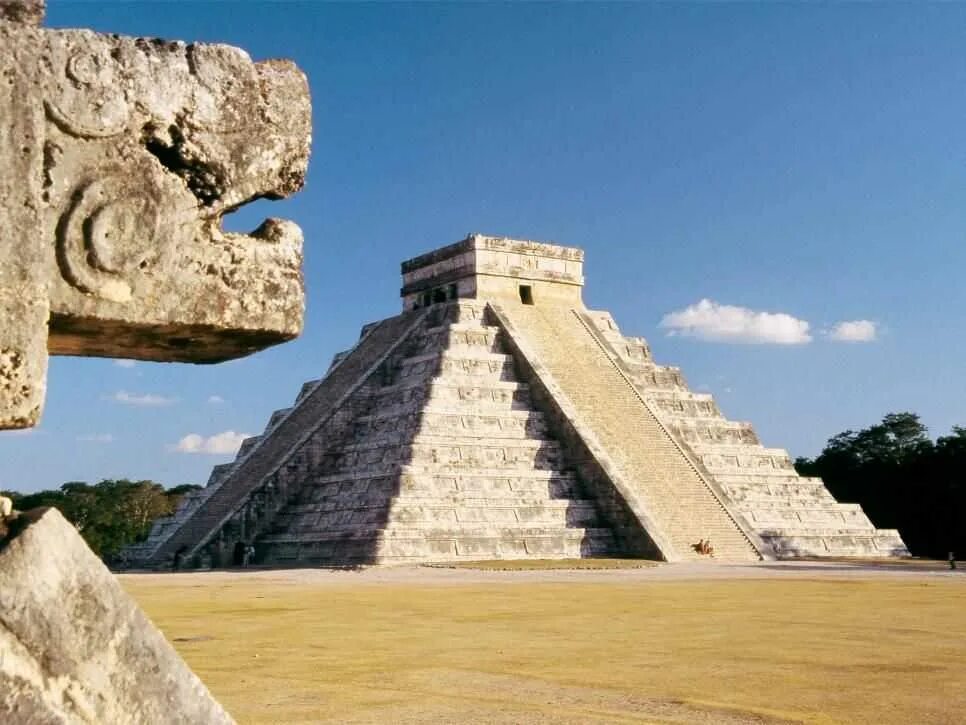 Пирамиды Чичен-ица в Мексике. Пирамида Майя Чичен-ица. Пирамида Кукулькана Мексика. Чичен-ица пирамида Кукулькана.