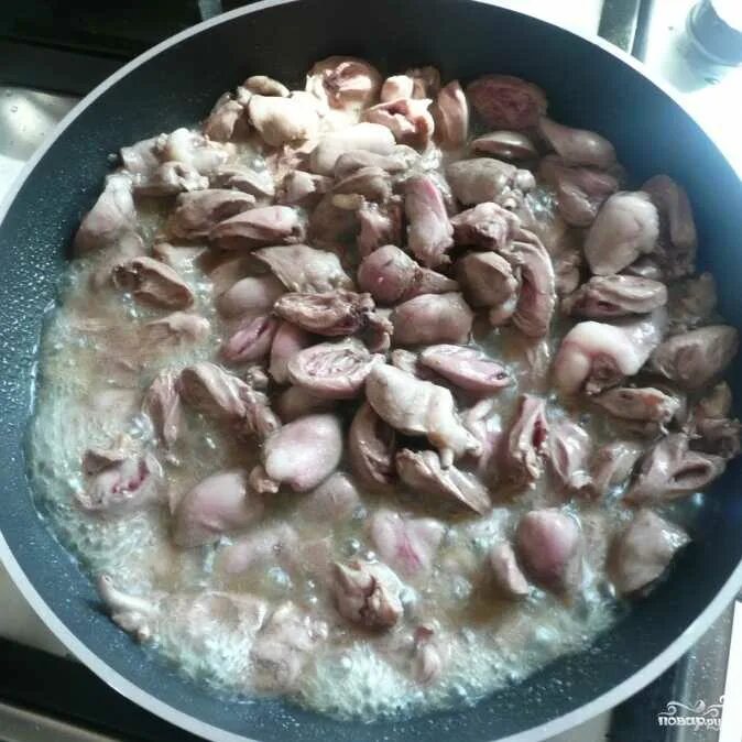 Как приготовить куриные сердечки пошагово. Куриные сердечки. жареные куриные сердечки. приготовление куриных сердечек. жареные куриные сердечки на сковороде.
