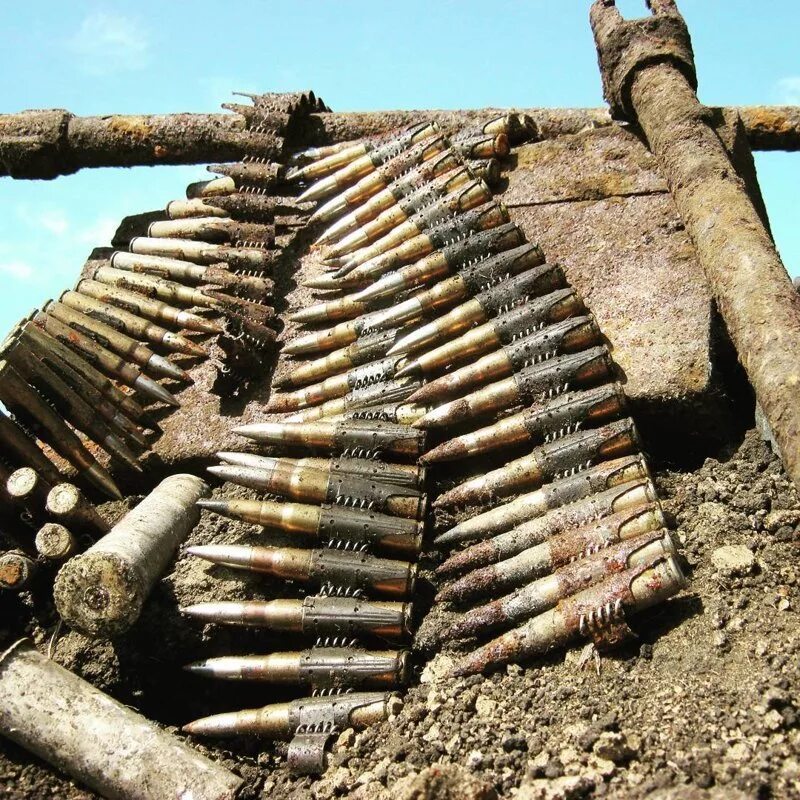 Военные находки времен великой отечественной. Находки на металлоискатель 2021. Чёрные копатели находки вов. Находки поисковиков вов 1941-1945. Черные копатели.