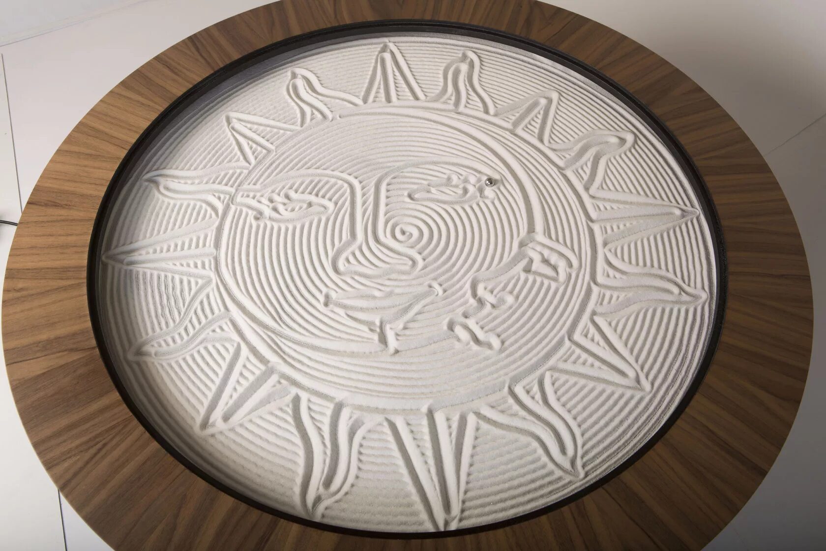 Песок с магнитным шариком. Sisyphus - the kinetic art table. Песок с магнитным шариком. Кинетический журнальный столик. Песок с магнитным шариком.