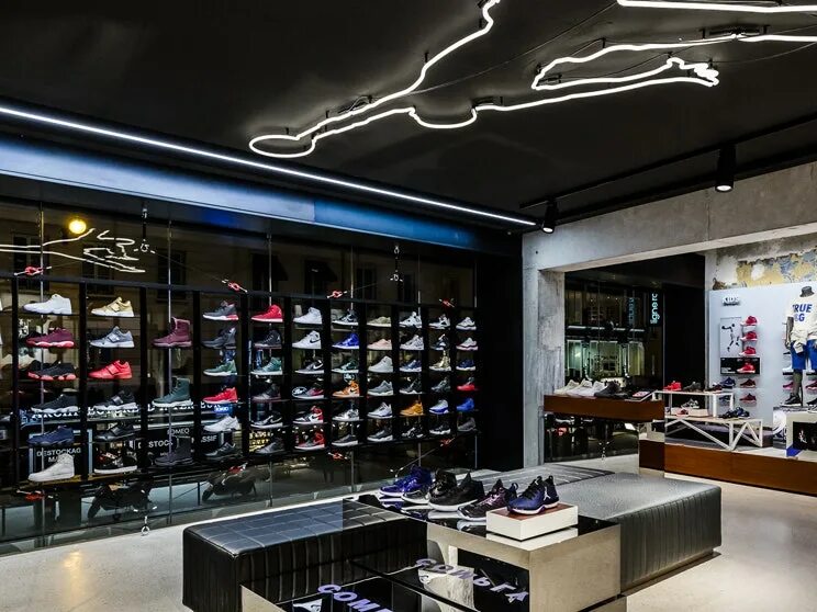 Nike Magazin Turkiya. Brand Stores найк. Ботинки Nike Boutique. Шкаф найк