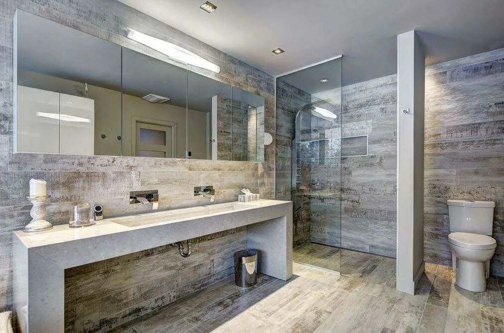 Плитка на бетонную стену. Мраморная ванная комната. Интерьер ванной комнаты мрамор и дерево. Мрамор и дерево в интерьере ванной. Сочетание мрамора и дерева.