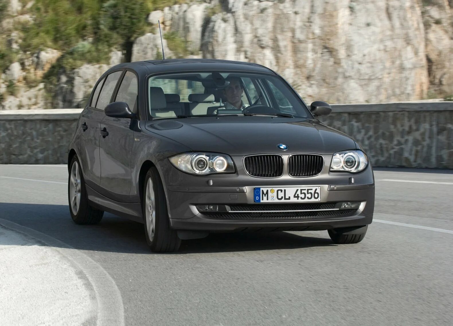 Bmw 1 e81. БМВ 118i е87. БМВ е87 седан. BMW 1er e87. BMW 1 Series (e87).