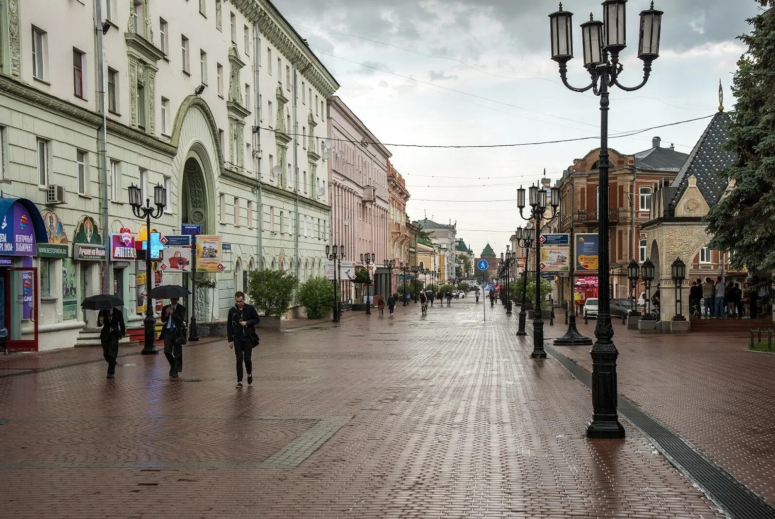 Большая Покровская улица в Нижнем Новгороде. Большая Покровка Нижний Новгород. Улица Покровка Нижний Новгород. Покровская пешеходная улица Нижний Новгород. Ул покровская купить