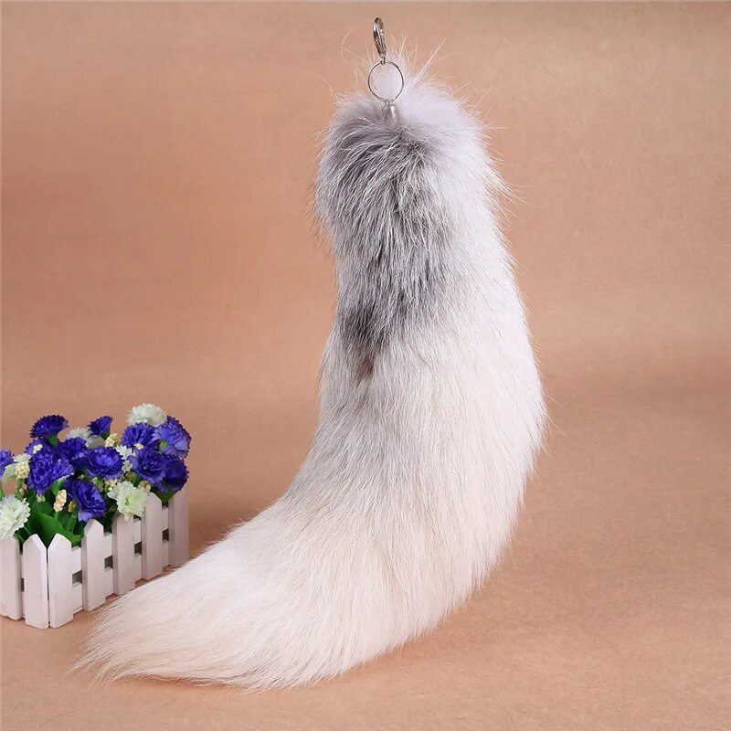 Кот с пушистым хвостом. Турецкая ангорская кошка. Хвостик игрушка. Турецкая ангора длинношерстная. Кот с хвостом.