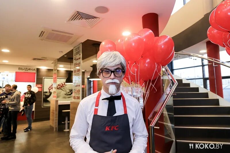 Kfc просп ленина. Kfc дзержинский. Kfc дзержинский. Kfc дзержинский. Праздничное открытие kfc в тц.