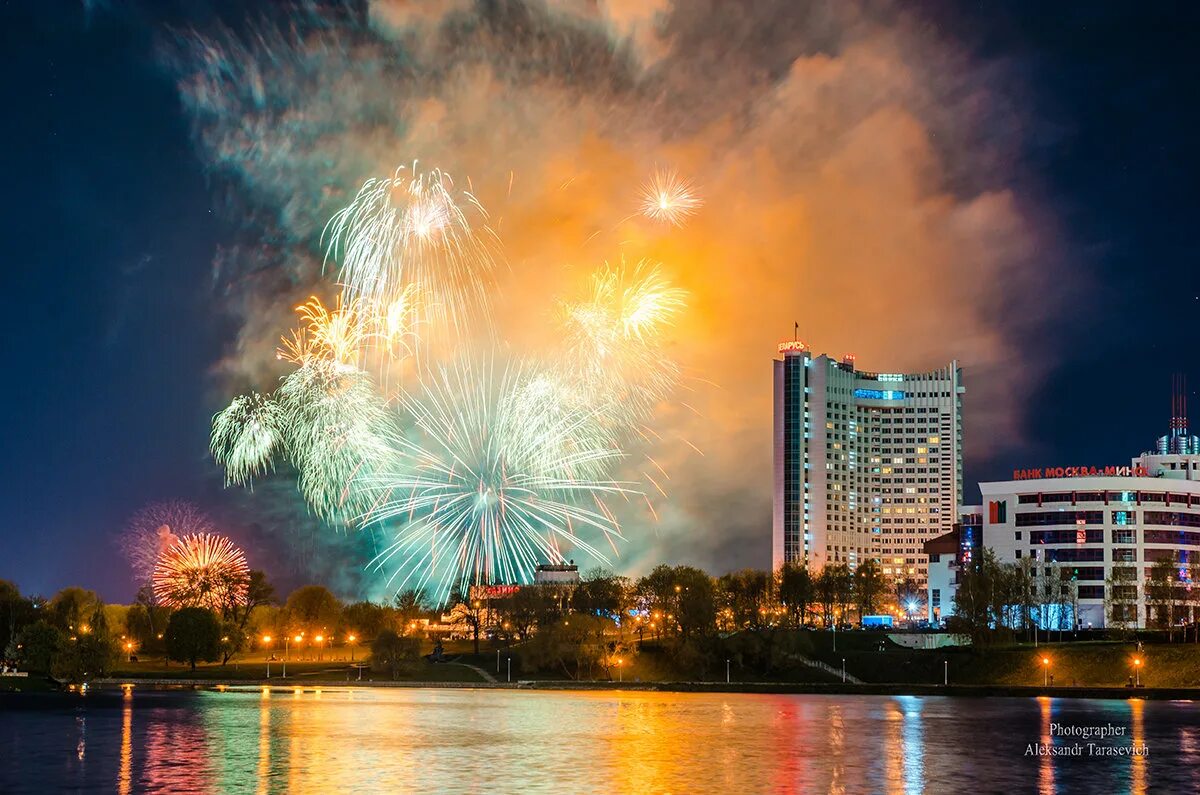 салюты рб. минск (город). салют 9 мая с крыши. салюты рб. праздничный салют.