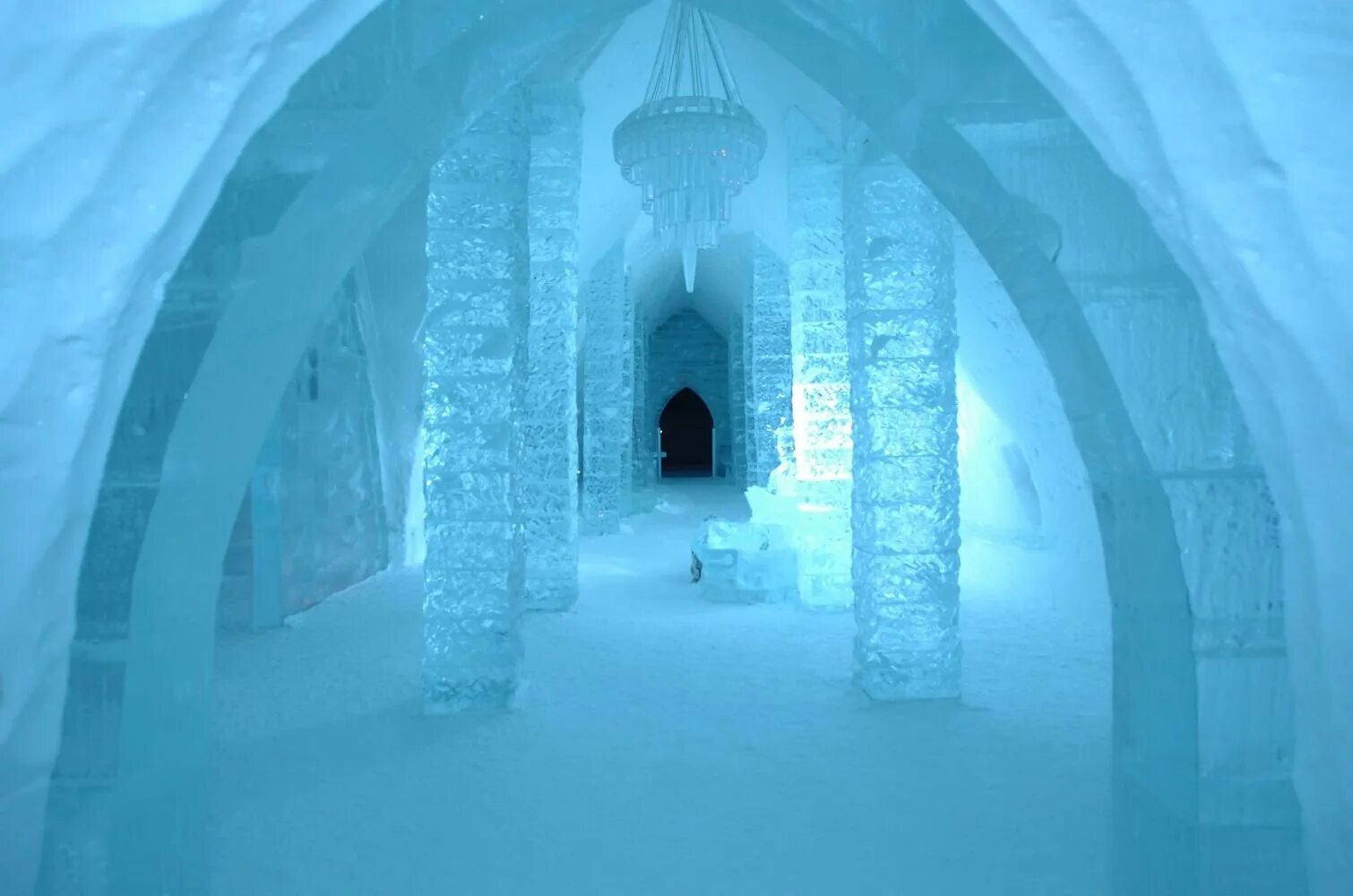 Ice only. Дворец Тронный зал снежной королевы. Хроники Нарнии ледяной дворец. Ледяной дворец снежной королевы внутри. Ледяной Тронный зал с королевой.