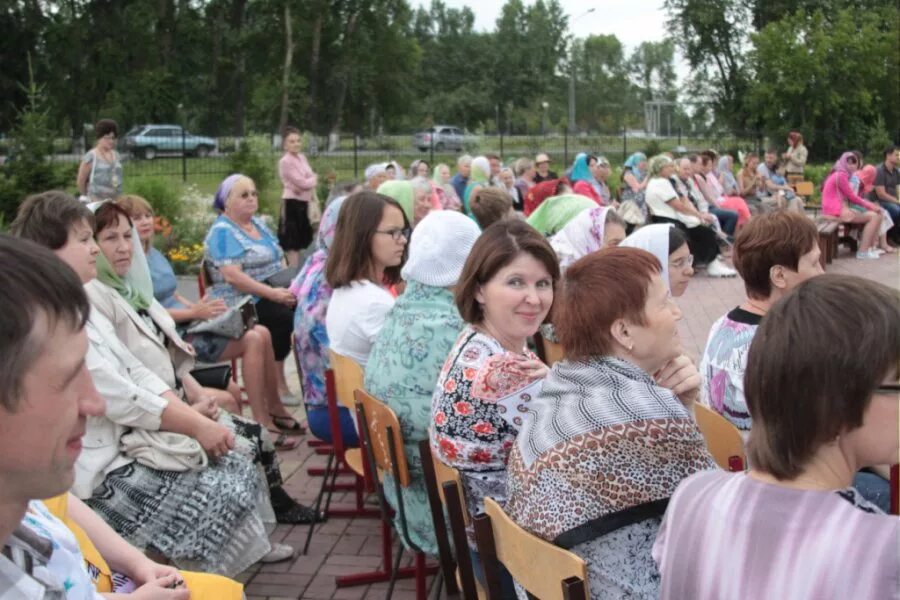 Спорт лыжи лес. Храм сергия радонежского топки. Уральский огонек лагерь нижний тагил. Поляна топки. Город топки.