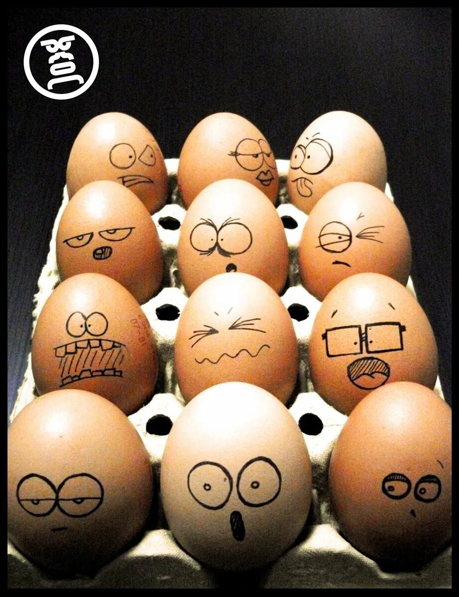Веселые пасхальные яйца. Забавные пасхальные яйца. Прикольные яйца. Забавные рожицы на яйцах.