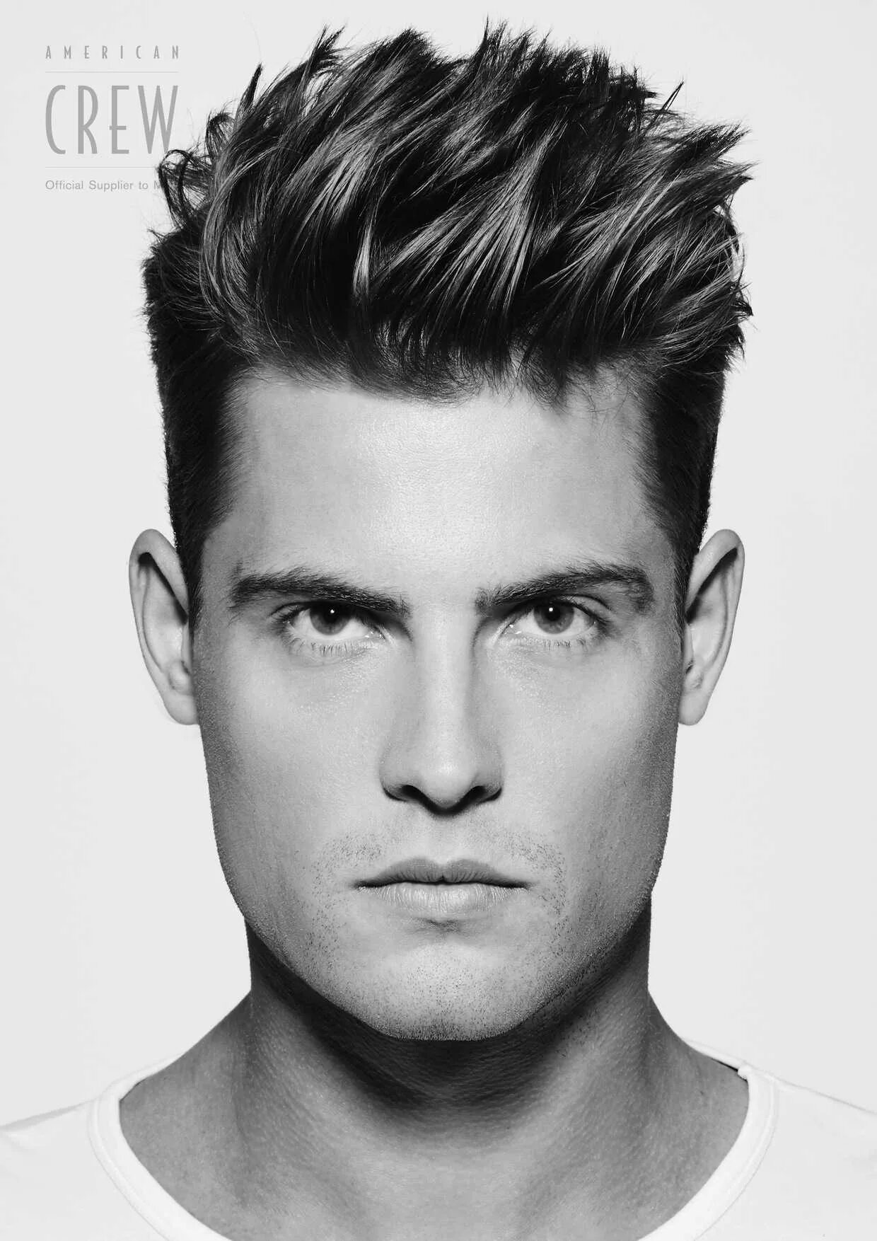 стрижка наверх. канадка британка квиф. гранж-шик мужская прическа. фейд андеркат ежик. лонг андеркат.