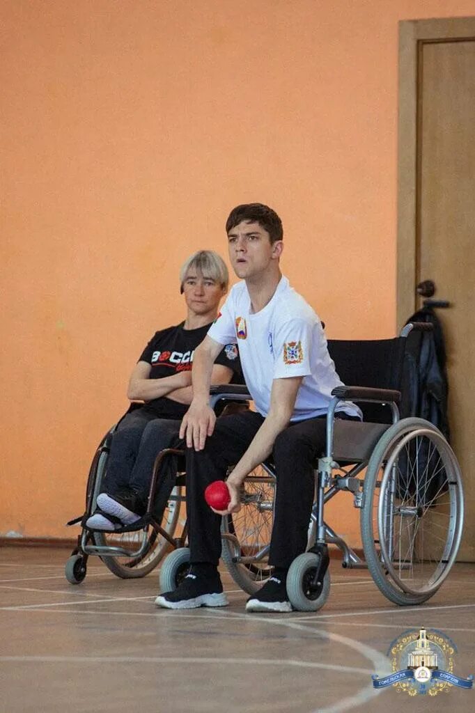 Работа для инвалидов в минске. Трудоустройство людей с ограниченными возможностями. Люди с инвалидностью. Центр занятости для инвалидов. Инвалид.