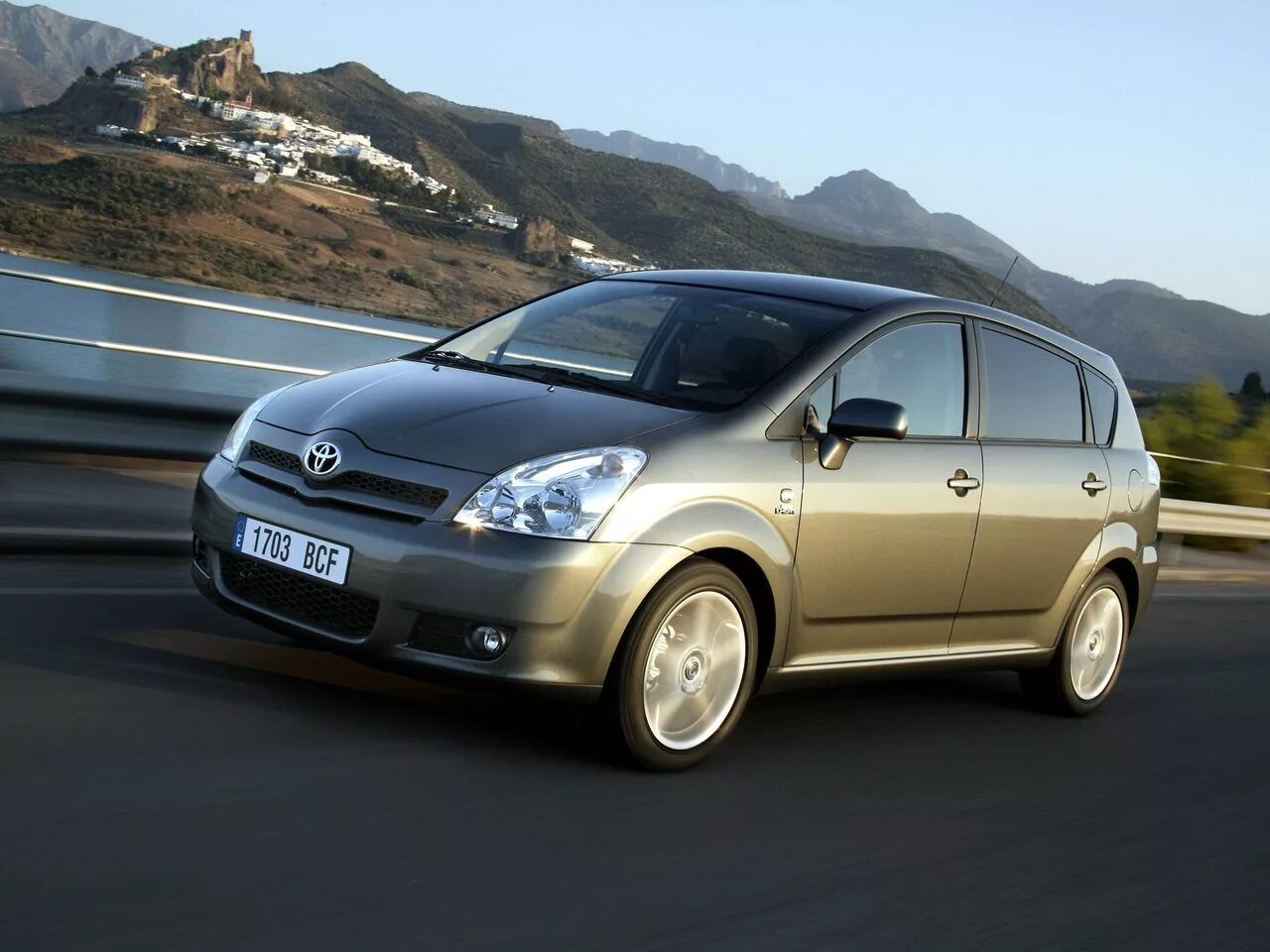 Toyota verso 2005. Toyota corolla verso 2002. Toyota verso 2004. Королла версо. Тойота версо 2005.