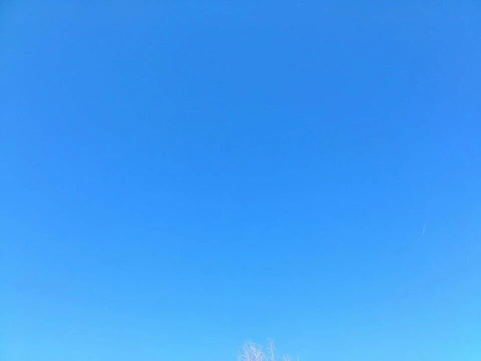 Проект кто нас защищает заключение. Какое небо чистое какое голубое. Небо без облаков. Небо с облаками. Ясное небо.