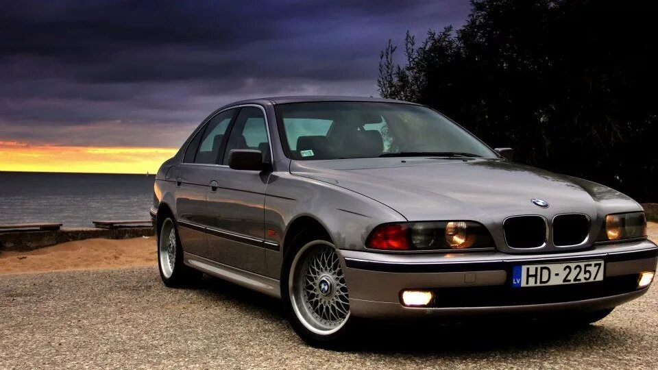 Е39 до 100. Bmw 523i e39. aspensilber metallic 339 е39. bmw 5-series 523i. бмв 523i 1996 года.