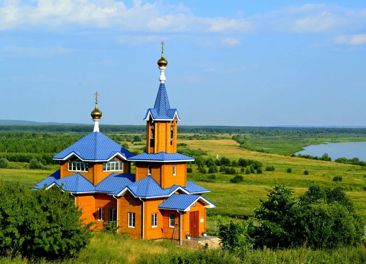 Село плавное. Храм Тихвинской иконы Божией матери Удмуртия. Паздеры. Храм Тихвинской иконы Божией матери. Паздеры Удмуртия мужской монастырь. Тихвинский мужской монастырь ур. Паздеры.