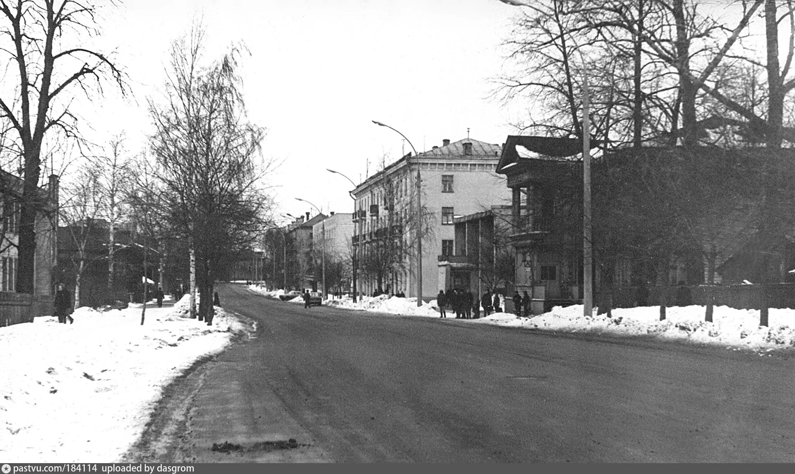 Улица старая вологда. Вологда ул. Герцена 1980х. Вологда перекресток Герцена Зосимовская. Урицкого улица Вологда 1980. Улица Калинина Вологда.