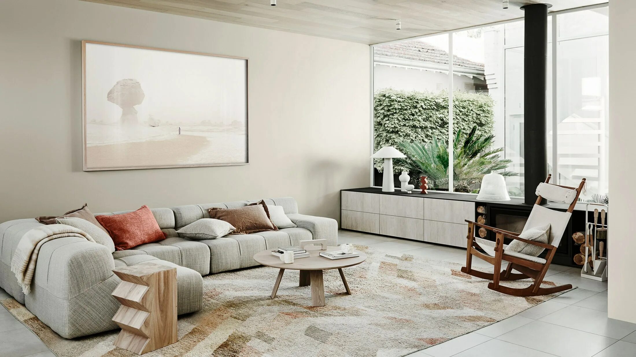 Трендовые стены. Трендовые стены. Модные тенденции стен в гостиной. Изумрудные оттенки dulux. Tranquil dawn dulux.