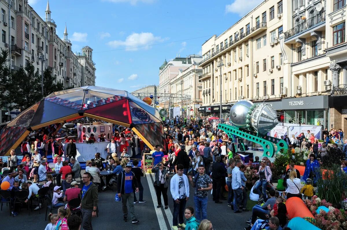 Прошедших в городе 1. Концерты в спб дворцовая площадь. Прошедших в городе 1. Ярославль старый центр. Прошедших в городе 1.