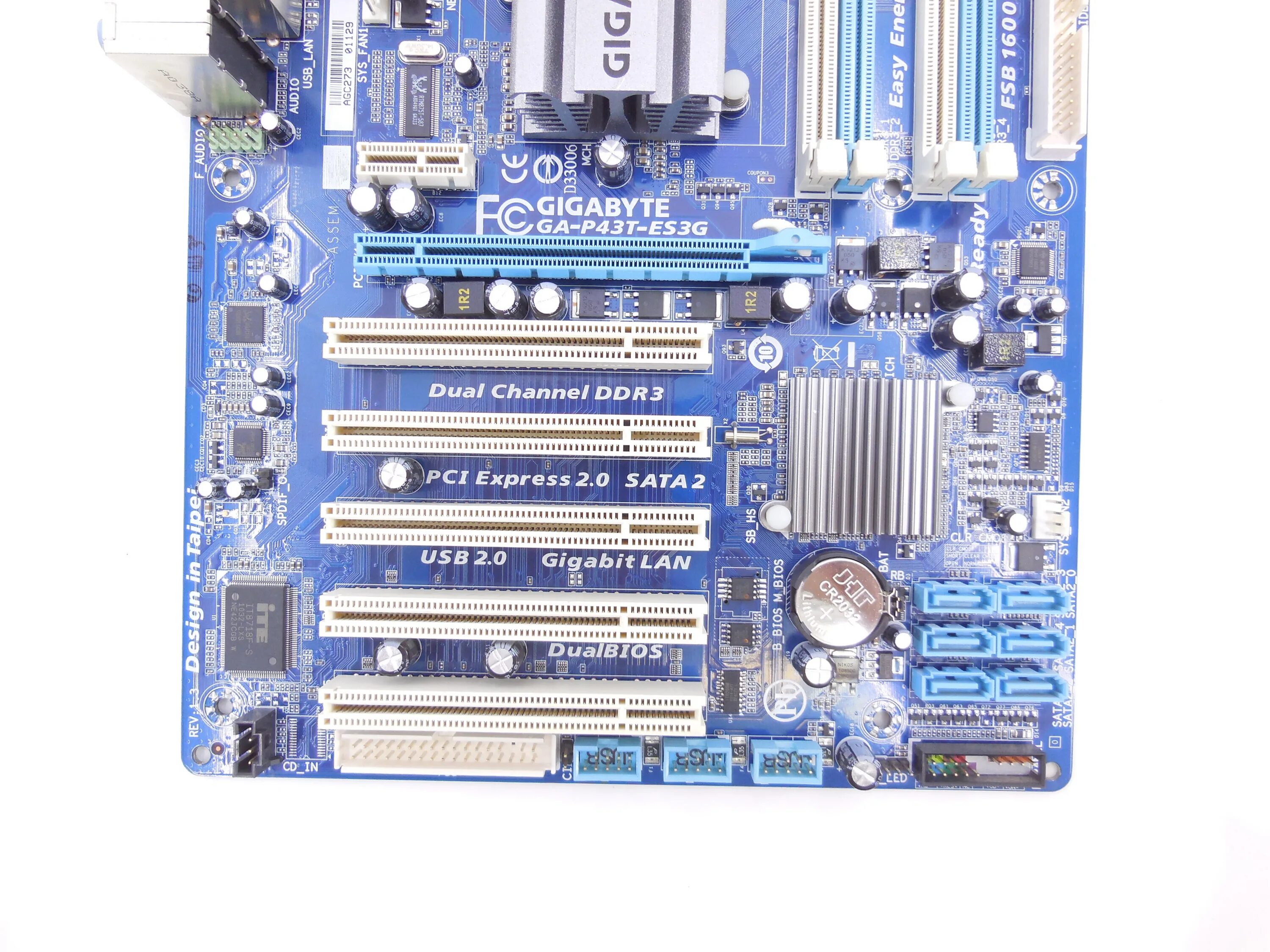 Gigabyte p43t-es3g. Gigabyte ga-p43-es3g p43. Ga-p43t-es3g BIOS. P43-es3g (Socket 775).