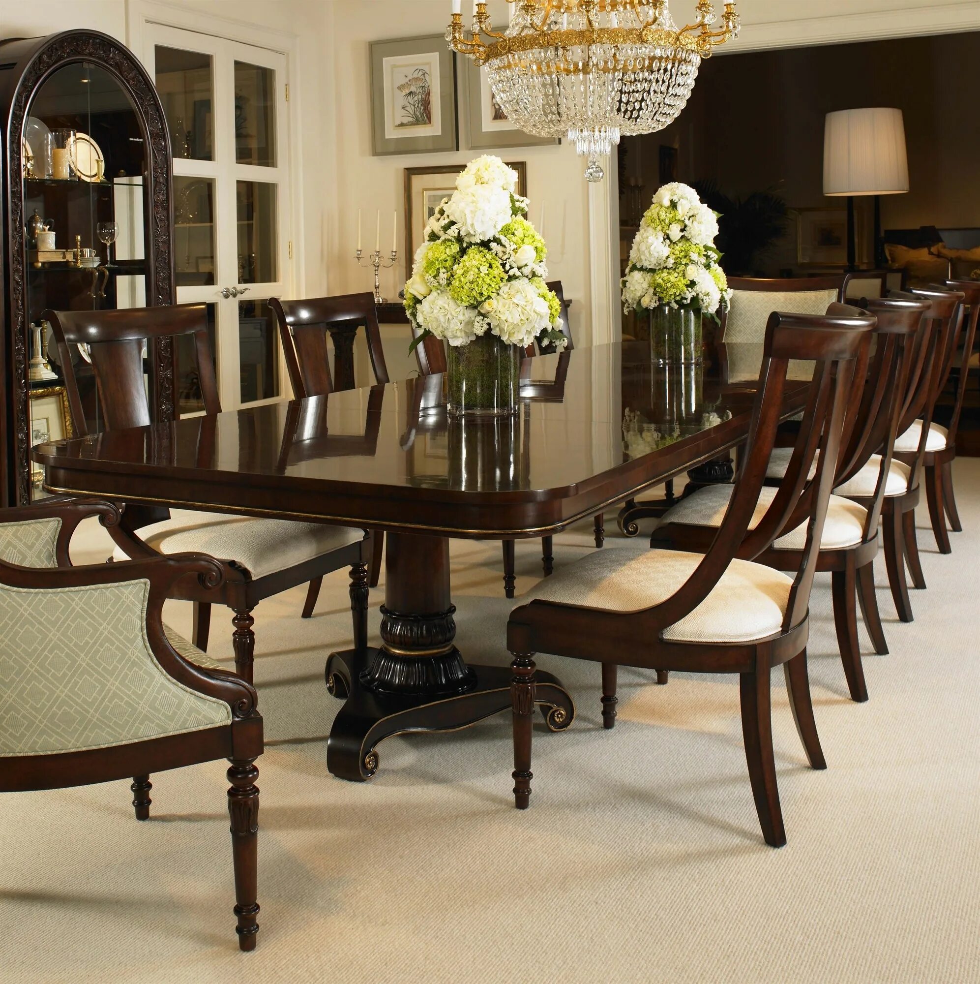Лучшие картинки стола. Мебельная фабрика Тэтчер обеденные столы стол George. Стол и стулья для гостиной. Стол со стульями в гостиную. Большие столы для гостиной.