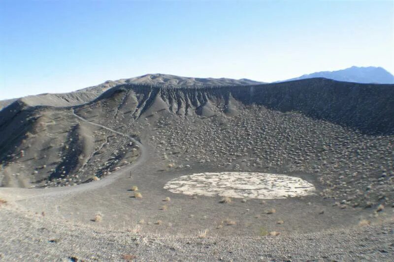 Долины якутии. Долина елюю черкечех. Долины якутии. Котлы в долине вилюя. Долины якутии.