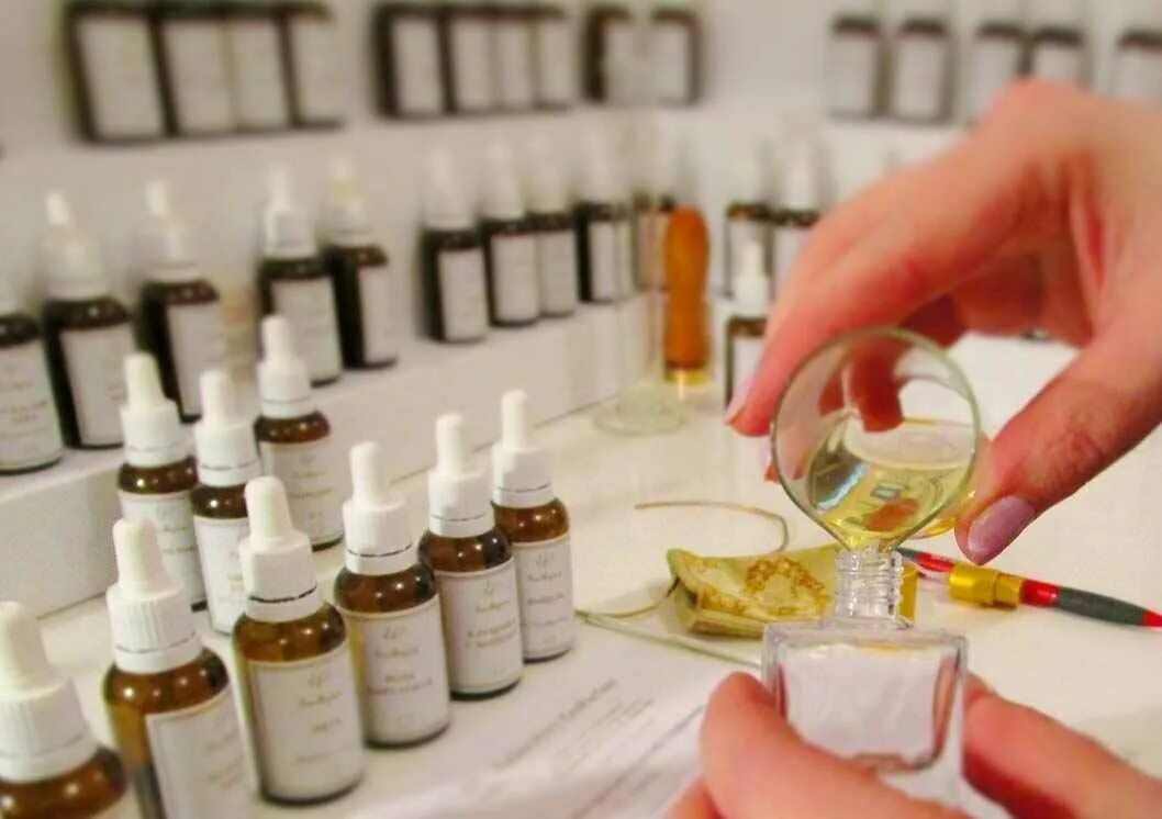 Мастер создания косметики. Makeup kitchen в спб. Мастер класс по созданию косметики. Производство косметики. Разработка косметики.