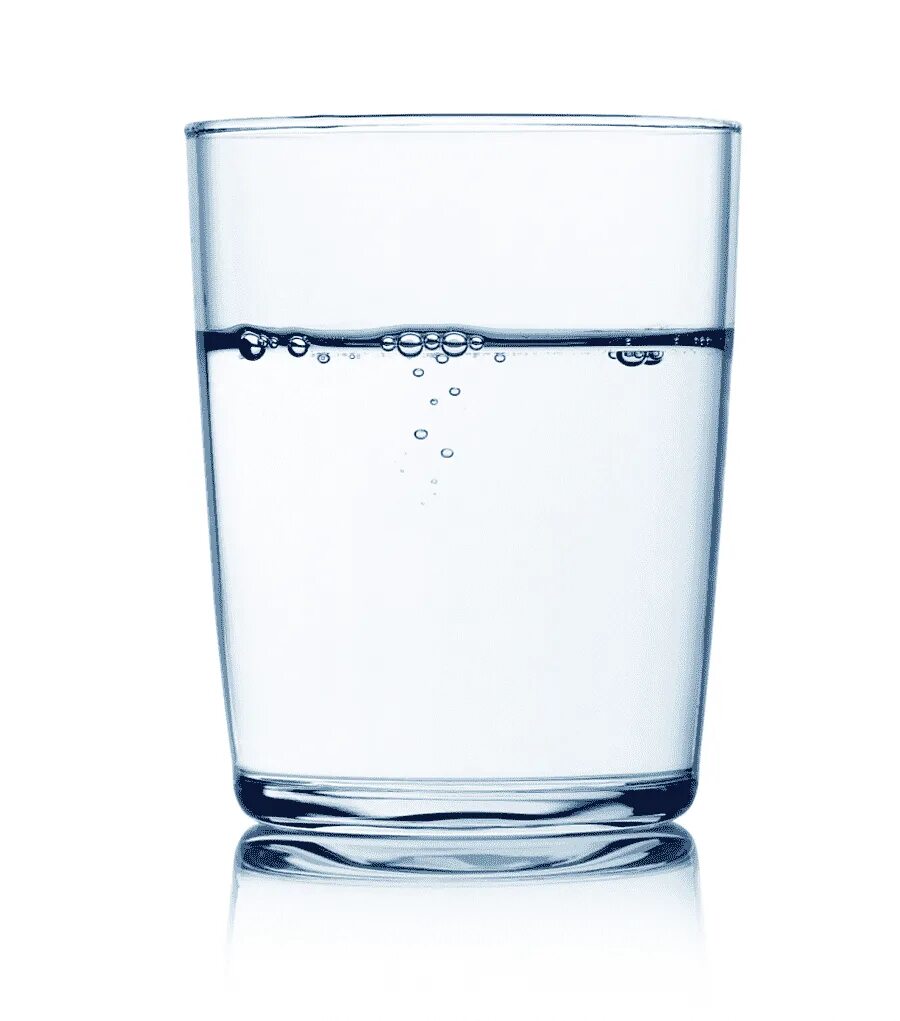 Вода всегда прозрачная. Стакан воды. Прозрачная вода в стакане. Стаканчик с водой. Стакан воды на белом фоне.