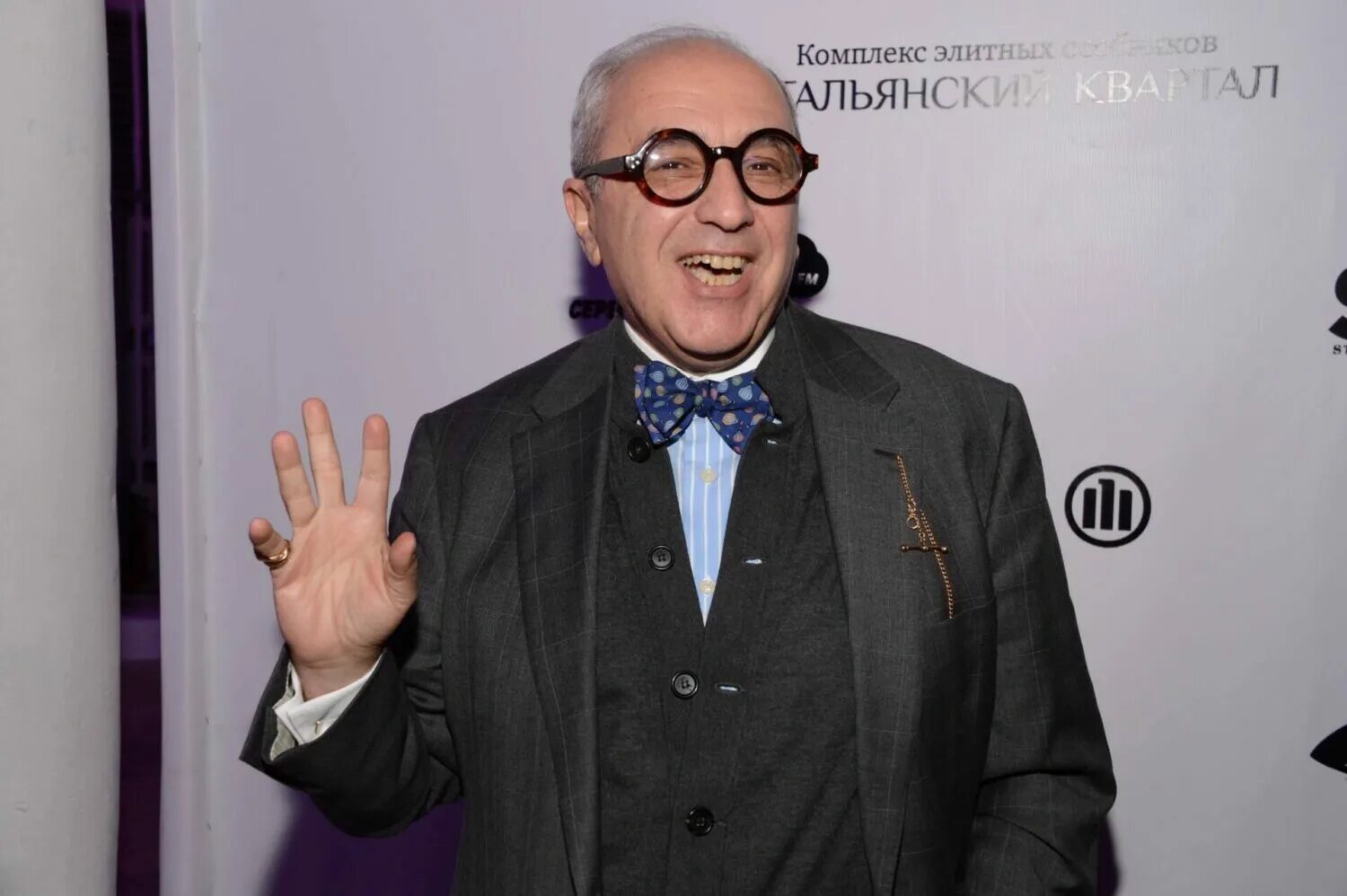 Добровинский поет. Добровинский поет. Коллекционер добровинский. Добровинский поет. Добровинский поет.