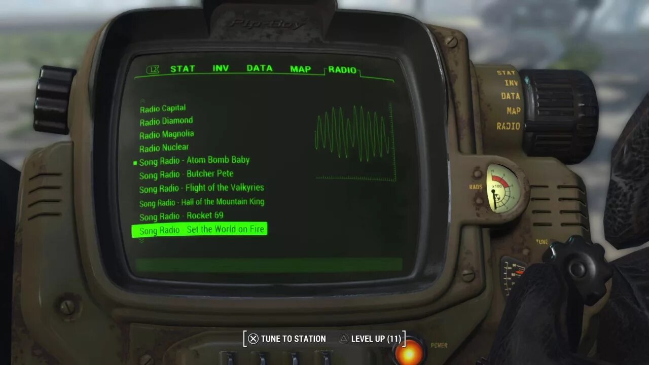 Фоллаут 4 радиоприемник. Радиостанции фоллаут 4. Fallout 4 радиостанция WRVR. Фоллаут радиостанция.