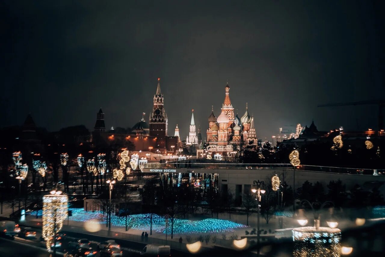 Хлопок в москве ночью. Ночная Москва 2022. Зимняя ночная Москва. Москва ночью. Ночная Москва зимой.