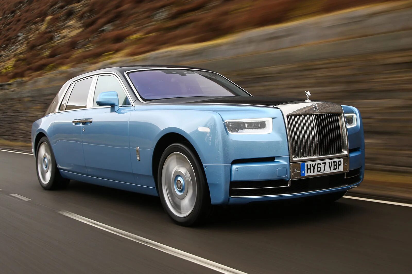 Rolls com. Rolls Royce Phantom 2020. Роллс Ройс Фантом 2022. Роллс Ройс Фантом 1990. Royal Rolls Royce Phantom.