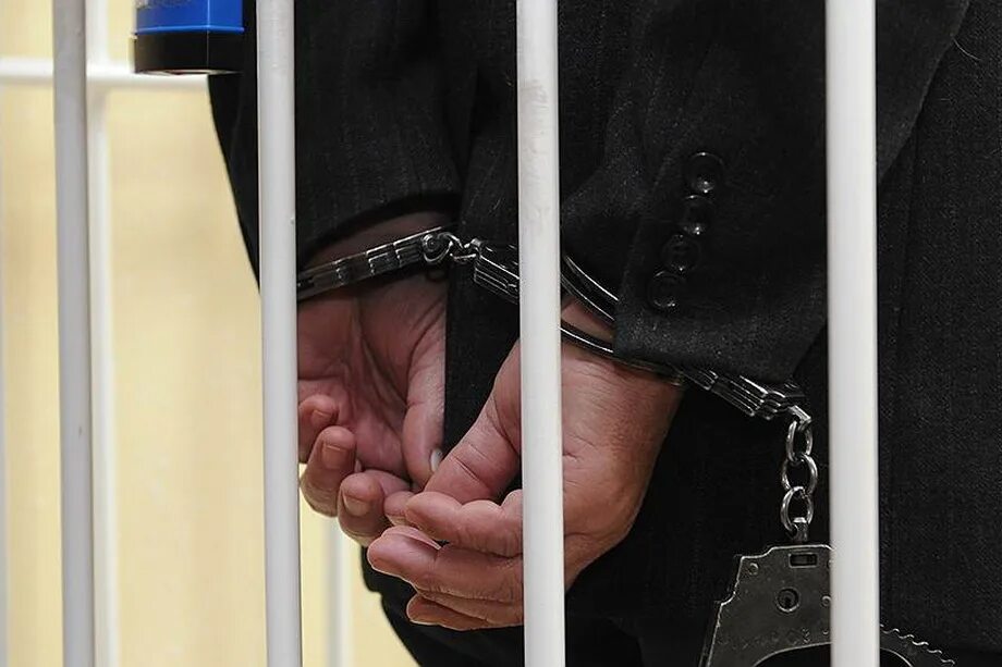 Женщины осужденные за мошенничество. Осужденный. Женщины осужденные. Мошенники в курске. Мошенник за решеткой.