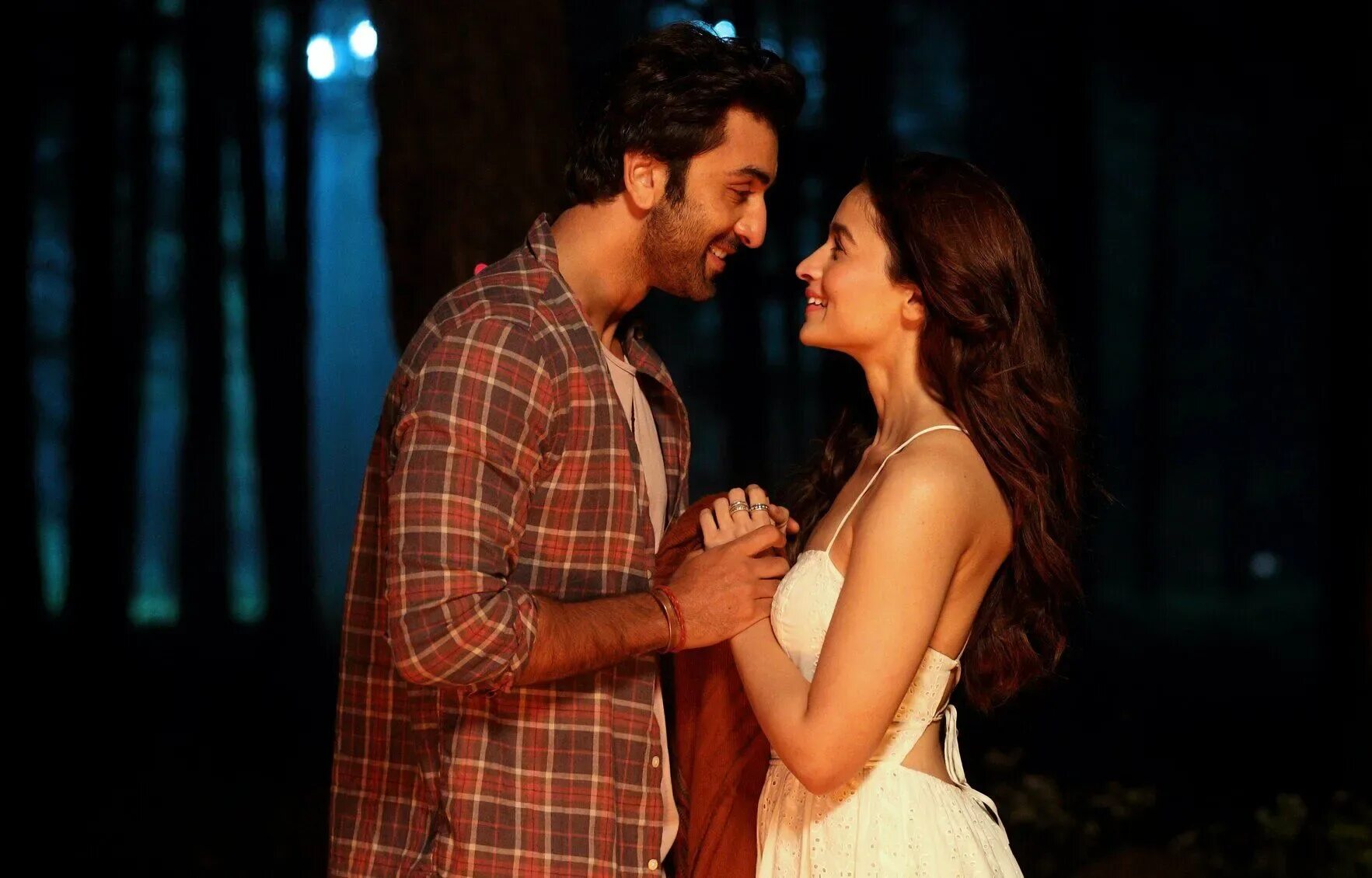 Transformerlar uzbek tilida kino. брахмастра 2. узбек таржима кино. Yorug'lik va zulmat jangi uzbek. брахмастра шива.